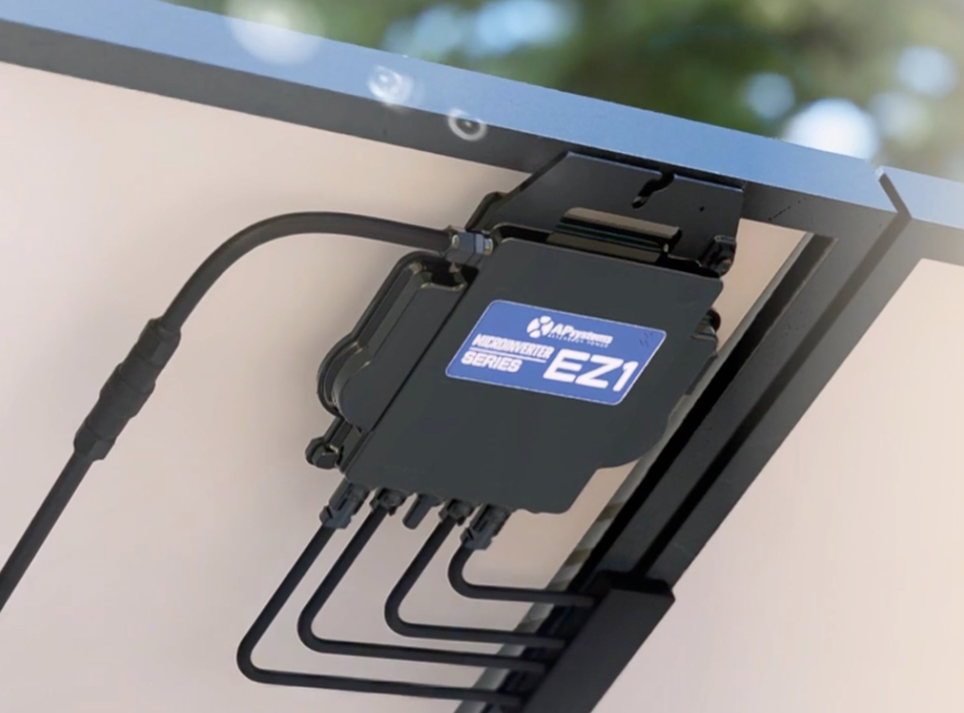 products_apsystems_EZ1-M_microinverter_Under_panels.jpg